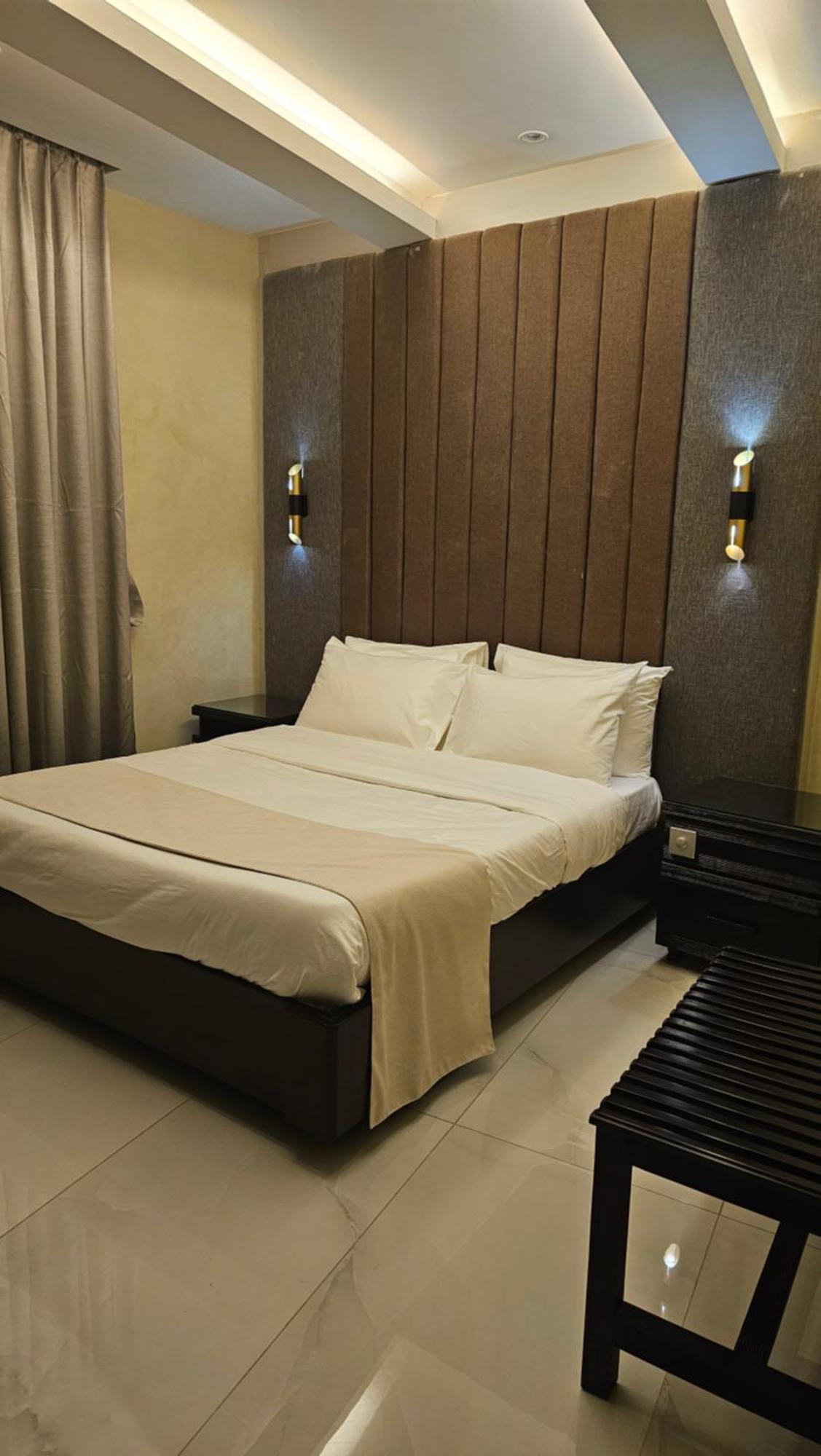 Grik Hotel - Entebbe Dış mekan fotoğraf