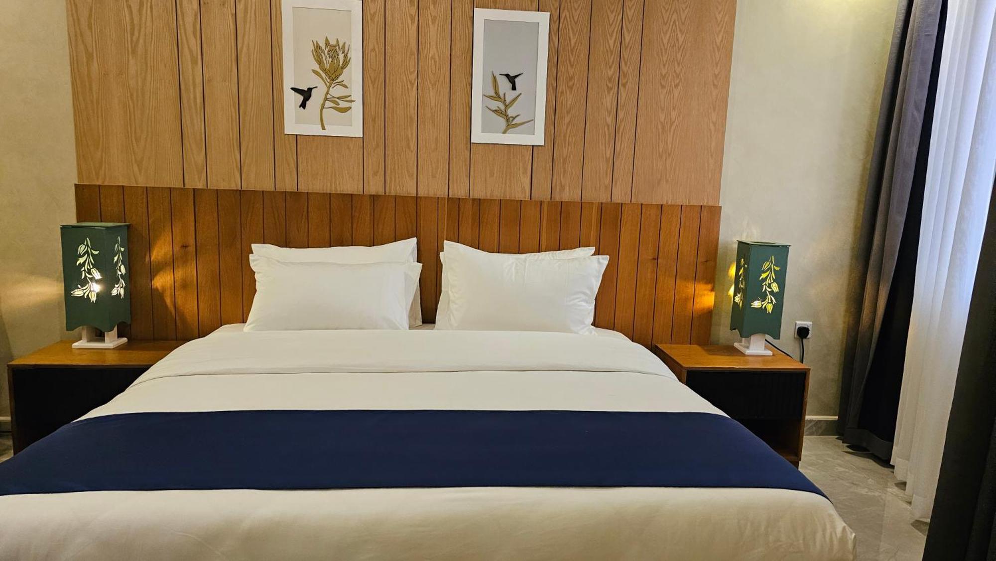 Grik Hotel - Entebbe Dış mekan fotoğraf