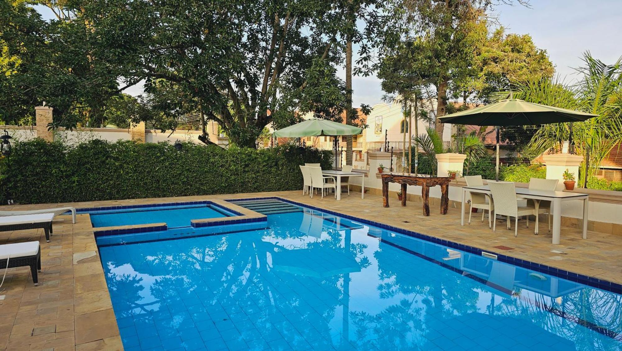 Grik Hotel - Entebbe Dış mekan fotoğraf