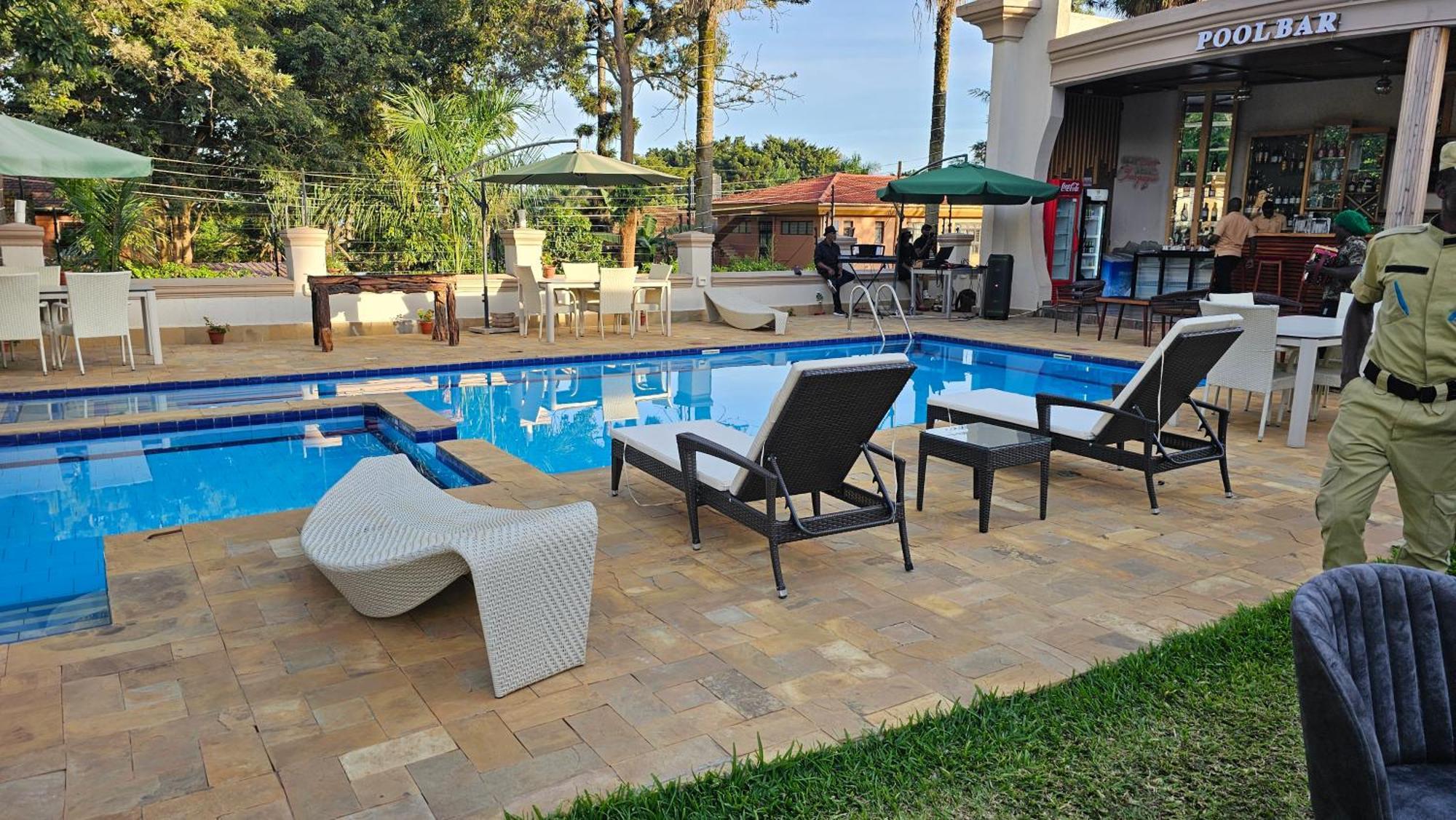 Grik Hotel - Entebbe Dış mekan fotoğraf