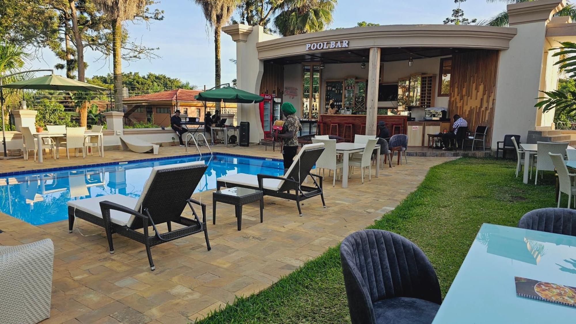 Grik Hotel - Entebbe Dış mekan fotoğraf