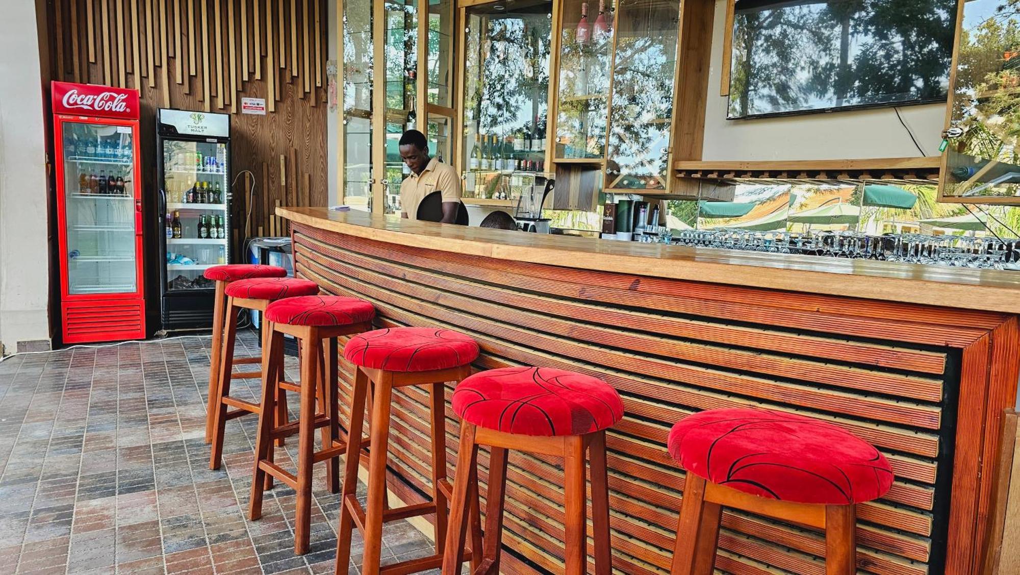 Grik Hotel - Entebbe Dış mekan fotoğraf