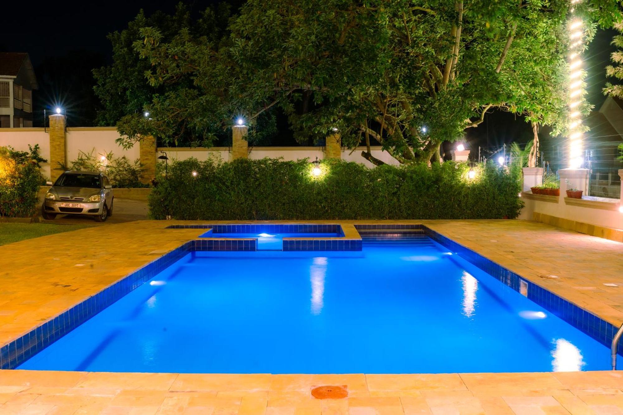 Grik Hotel - Entebbe Dış mekan fotoğraf